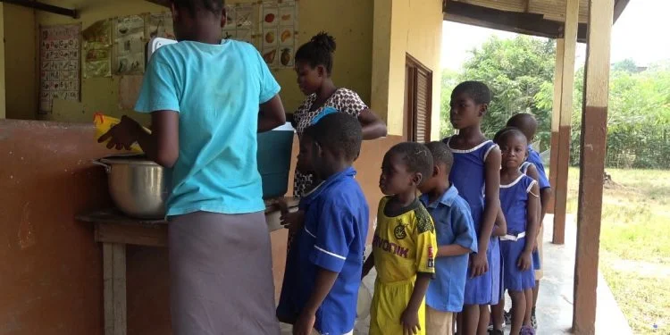 Akrade School feeding1 750x375 1