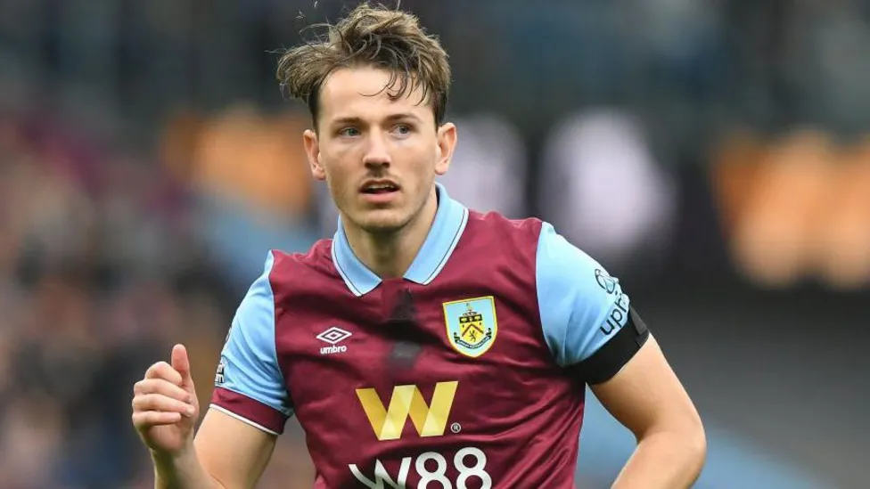 Sander Berge signs for Fulham
