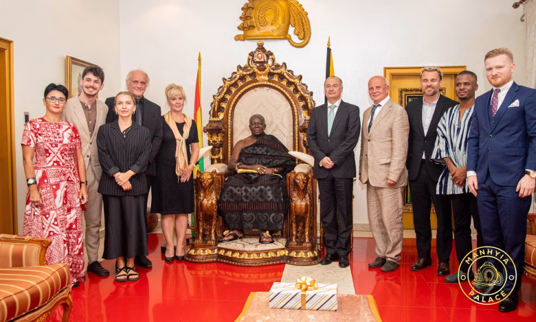 Asantehene, Ambassador of Czech Republic and his delegation