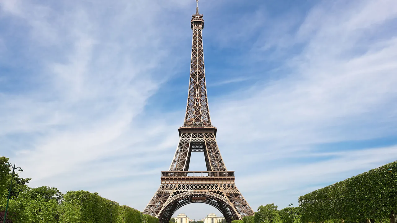 eiffel tower paris secret apartment