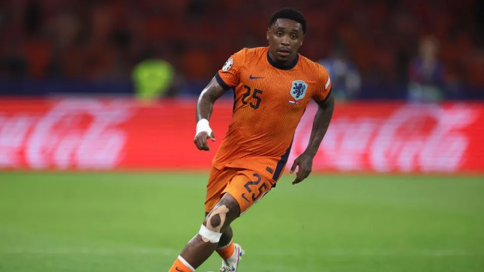 Forward Steve Bergwijn