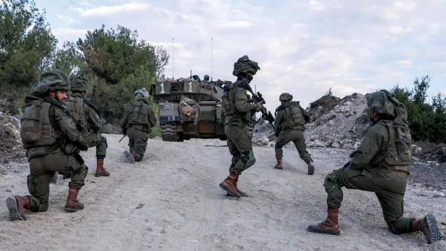 Hezbollah fighters on war front