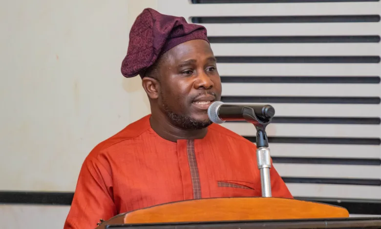 Nana Amoasi VII Executive Director of the IES delivering the welcome address scaled