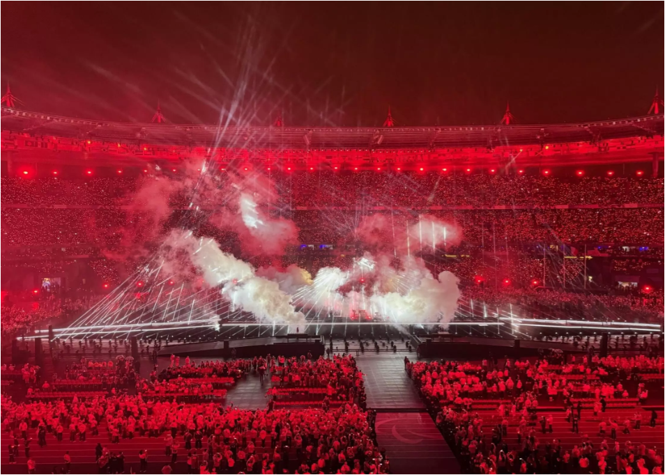 Paralympics FRANCE24,closing ceremony led by artistic director Thomas Jolly