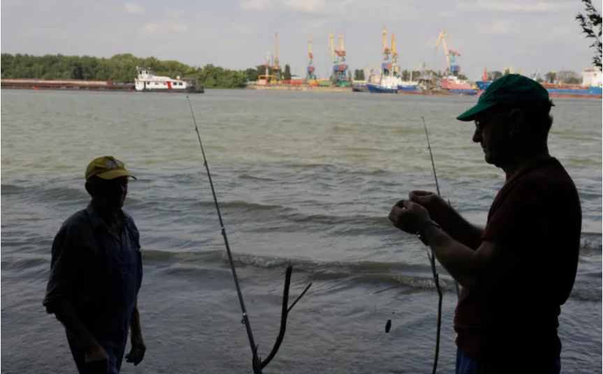 Romania is just a few hundred metres away from the Danube river from Ukraine
