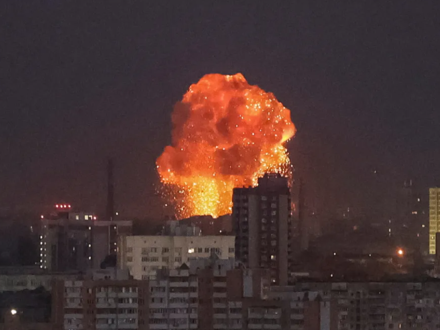 Rusian missile strike hits Kyiv during a Russian air attack