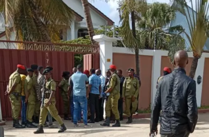 Tanzanian police raiding Chadema's deputy chairman Tundu Lissu's house on Monday