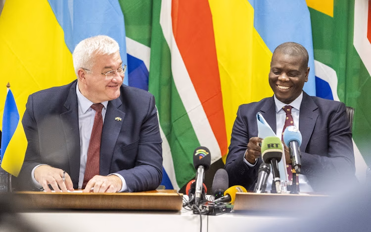 Minister Andrii Sybiha and Minister Ronald Lamola