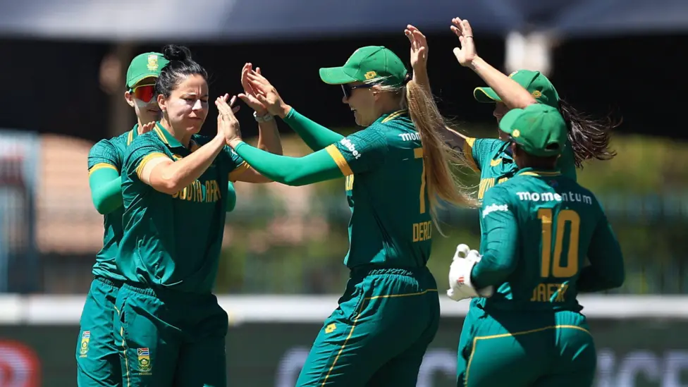 Marizanne Kapp ripped through England's top order to set South Africa on their way