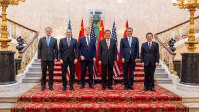 US and Chinese officials